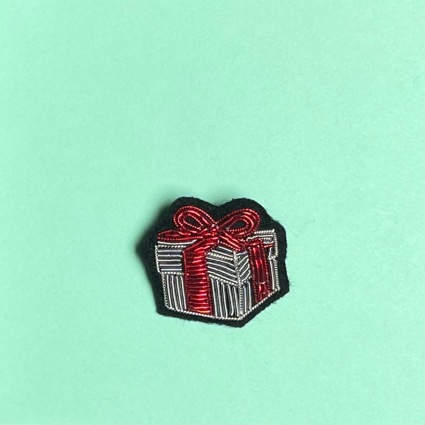BROCHE- CADEAU