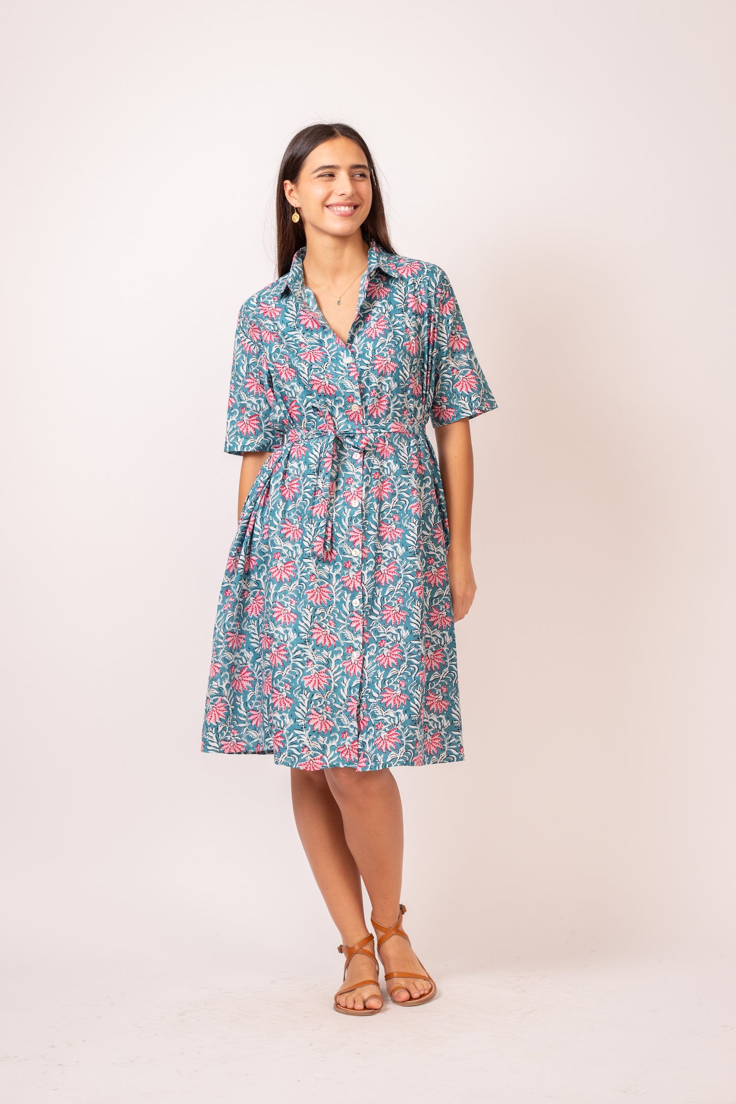 ROBE CHEMISE MI LONGUE FLEURS ROUGES