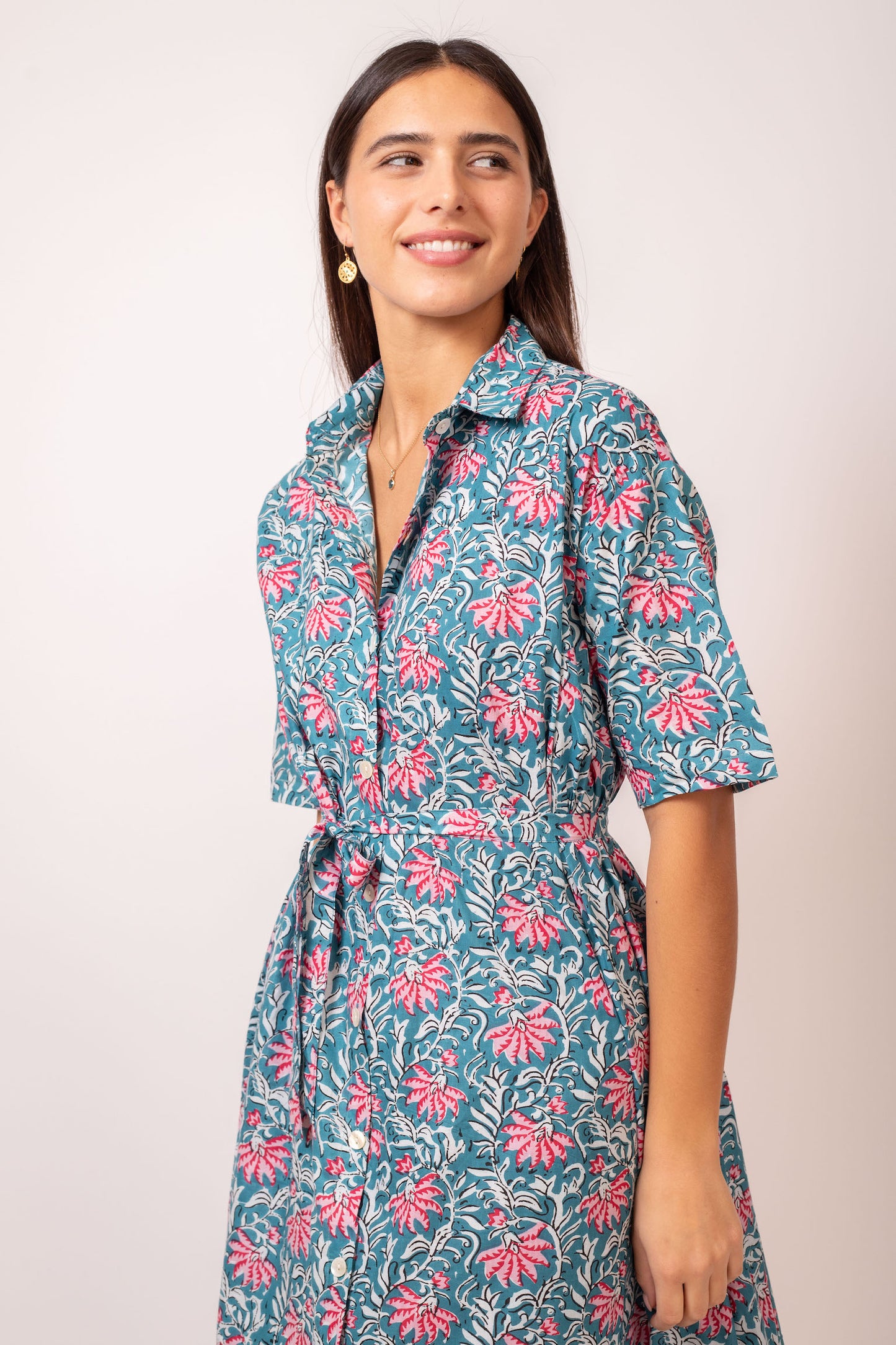 ROBE CHEMISE MI LONGUE FLEURS ROUGES