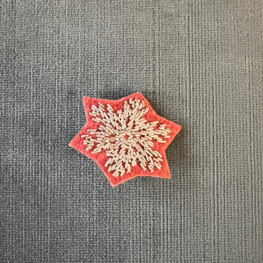 BROCHE - FLOCON BLANC ET ROSE