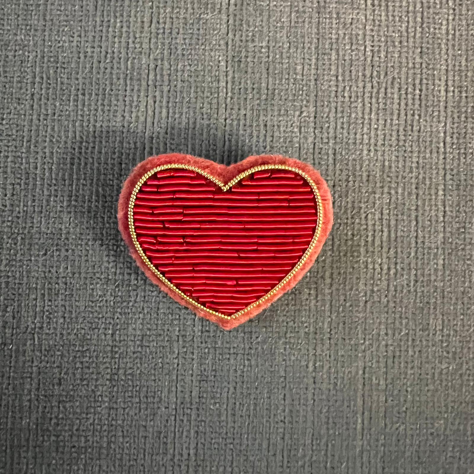 Broche florale en forme de coeur peinte à la main vintage, bijoux Broche florale en forme de coeur peinte à la main vintage, bijoux