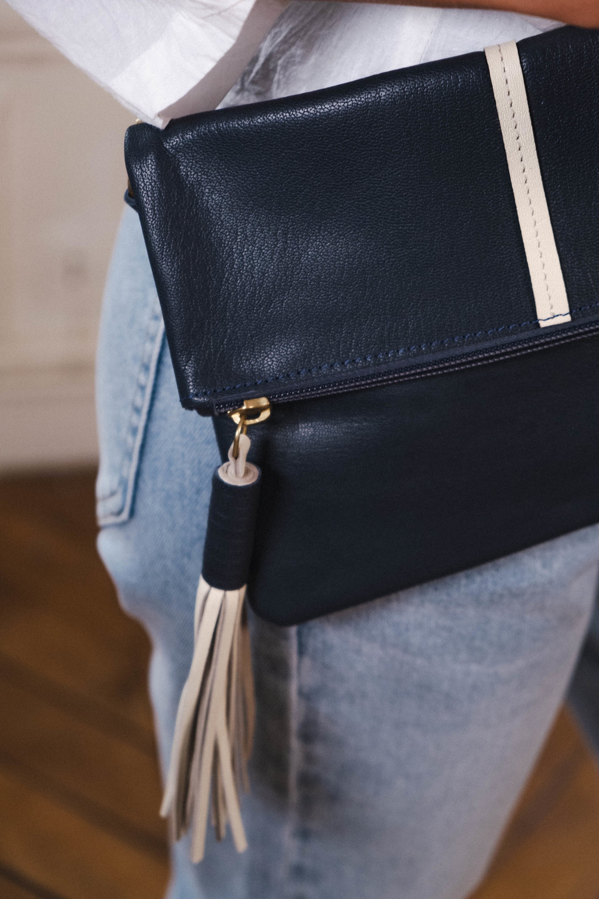 sac bandoulière cuir marine maroquinerie accessoire femme creation paris